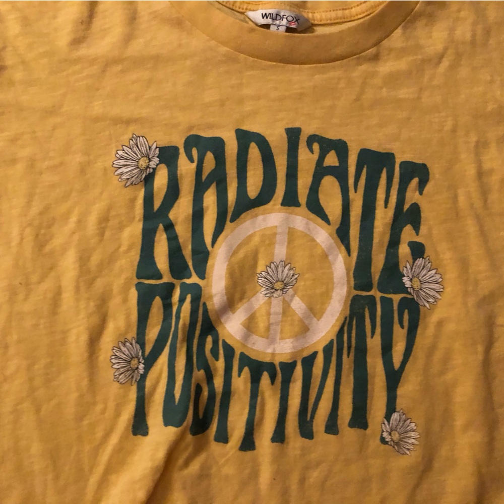 Wildfox 👄 radiate positivity shirt - Picture 4 of 5